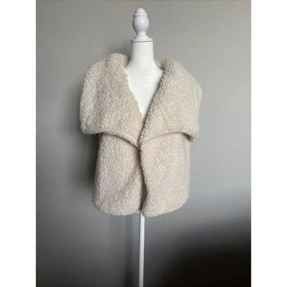 a.n.a Jackets & Blazers - A.N.A. A New Approach Womens cozy open front sweater vest Size M